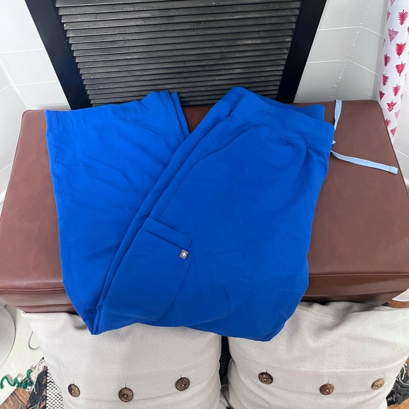 Figs Technical Collection - Picture 2 of 4